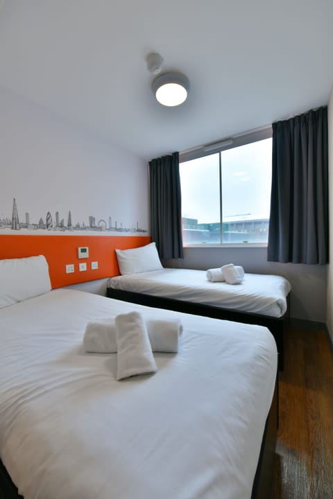 Standard Twin Room, 2 Twin Beds | Iron/ironing board, free WiFi, bed sheets