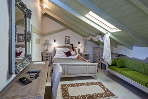 Junior Suite with private Sauna | Hypo-allergenic bedding, in-room safe, individually decorated