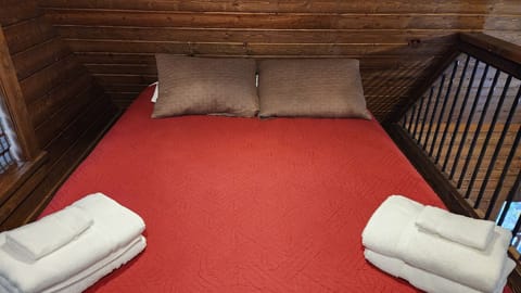 Loft w/ Full Bed