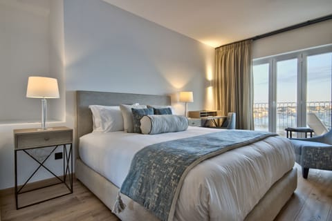 Double Room, Sea Facing | Premium bedding, minibar, in-room safe, desk