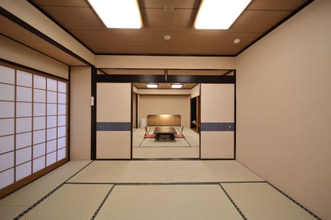 Japanese Style Room 20 Tatami mats Non-smoking | Minibar, in-room safe, blackout drapes, iron/ironing board