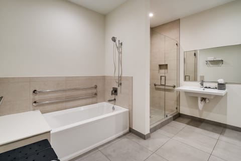 Suite, 1 Bedroom, 1 King Bed, Accessible | Accessible bathroom