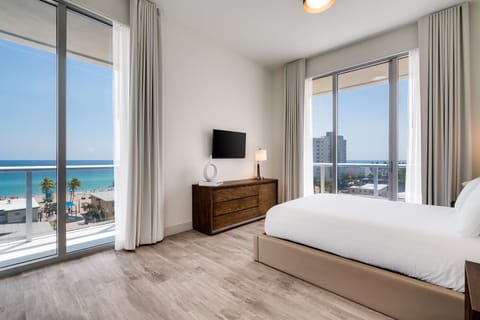 Suite, 2 Bedrooms, Balcony, Water View, | Premium bedding, pillowtop beds, in-room safe, desk