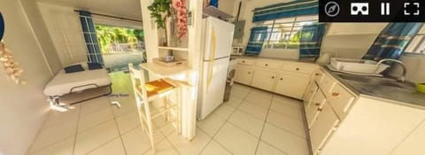 Cottage, Multiple Beds, Kitchen | Private kitchen | Fridge, microwave, oven, stovetop