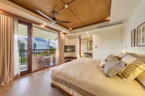 Superior Double Room, Balcony | Frette Italian sheets, premium bedding, pillowtop beds, minibar
