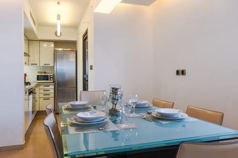 Family Apartment, 3 Bedrooms, Balcony | In-room dining