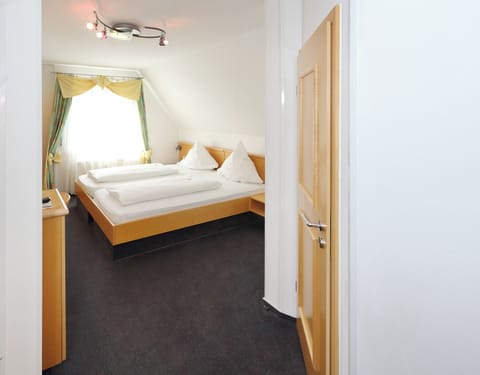 Standard Room, 1 Double Bed | Living area | 43-inch flat-screen TV with satellite channels, TV