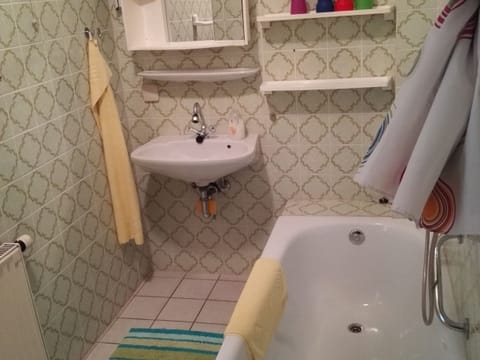 Standard Apartment, Private Bathroom (2-Zimmer Apartment) | Bathroom