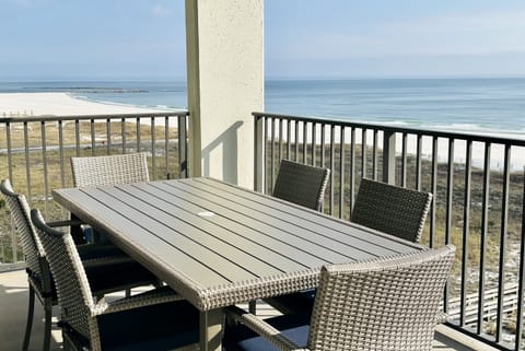 You will love this view for all of your meals!