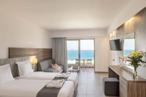 Superior Room Sea View | Pillowtop beds, minibar, desk, blackout drapes