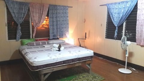 Deluxe Double Room (aircon) | In-room safe, desk, iron/ironing board, free WiFi
