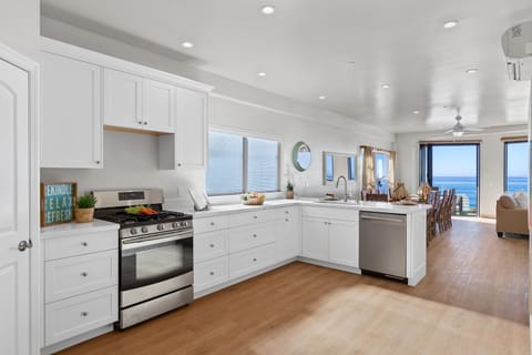 1724-Kitchen-2---Photo-5