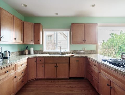 Updated chef-du-jour kitchen