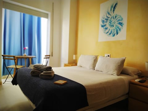 Double Room | In-room safe, blackout drapes, free WiFi, bed sheets