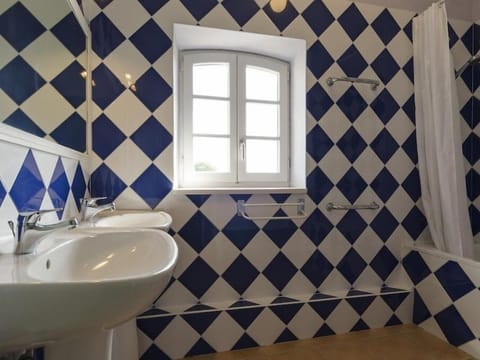 Apartment, Ensuite, Garden View (Gîte Le Ramonétage) | Bathroom