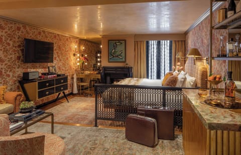 Belle de Jour | Egyptian cotton sheets, premium bedding, memory foam beds, minibar