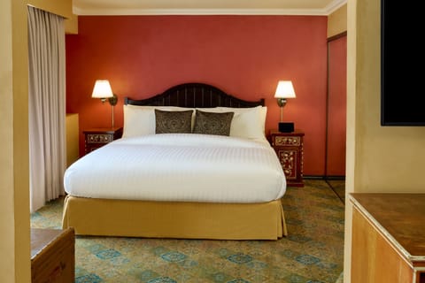 Suite, 1 Bedroom | Egyptian cotton sheets, premium bedding, memory foam beds, minibar