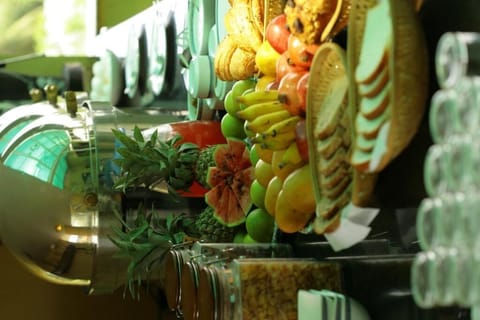 Daily buffet breakfast (INR 450 per person)