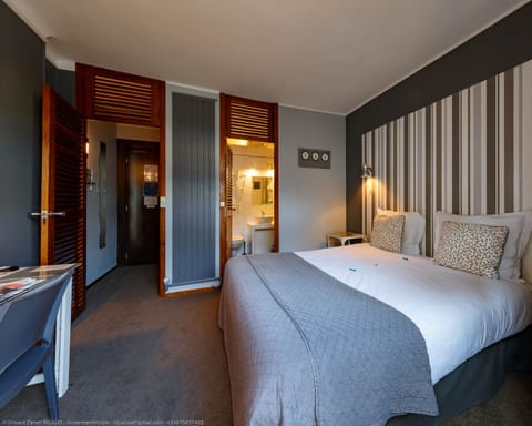 Superior Room | In-room safe, individually decorated, individually furnished, desk