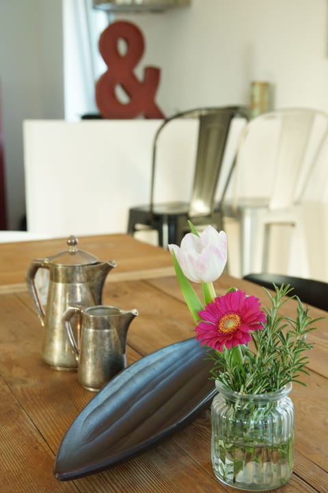 Premium Duplex, 2 Bedrooms, 2 Bathrooms, Mezzanine | Room amenity