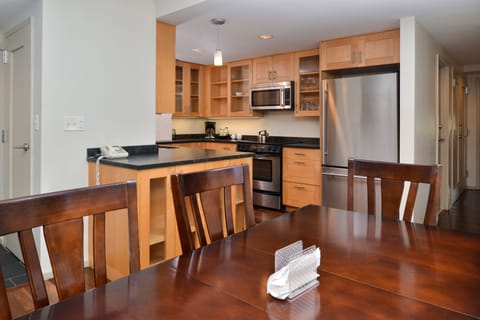 1 Bedroom suite | Private kitchen | Coffee/tea maker