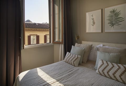 Family Studio | Premium bedding, minibar, desk, iron/ironing board