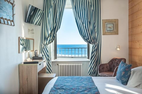 Hypo-allergenic bedding, desk, blackout drapes, soundproofing