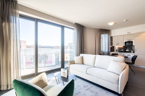 Junior Suite | Premium bedding, minibar, in-room safe, desk