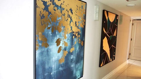 Premium bedding, down comforters, in-room safe, desk