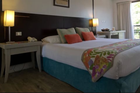 Double Room, Garden View | Premium bedding, minibar, in-room safe, desk