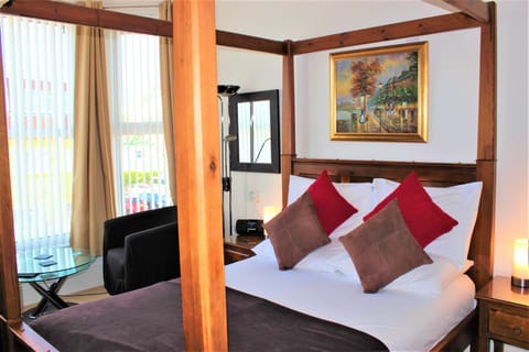 Classic Double Room (Four Poster) | Individually decorated, free WiFi, bed sheets