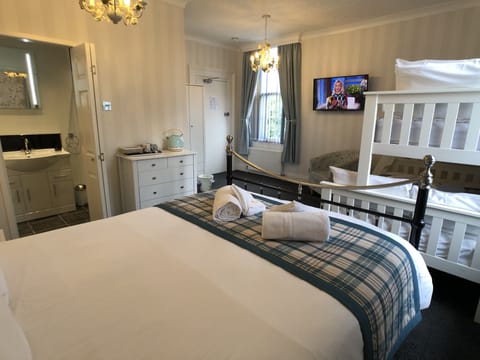 Family Room, Ensuite | Free WiFi, bed sheets