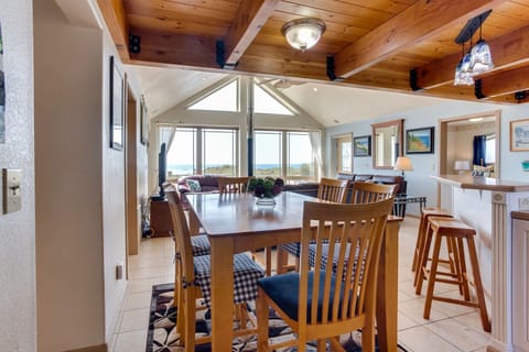 While dining, you can enjoy the ocean views.