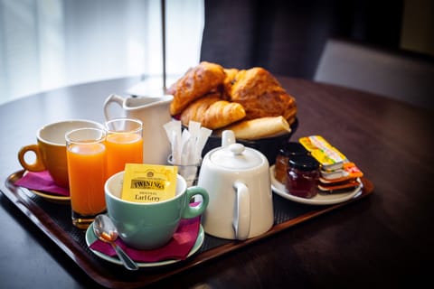Daily continental breakfast (EUR 10 per person)
