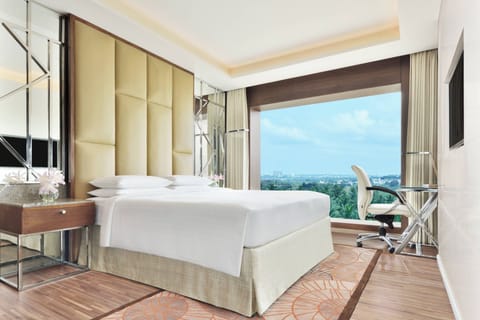 Presidential Suite, 1 King Bed, Non Smoking | Minibar, in-room safe, desk, laptop workspace