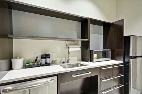 Suite, 1 Queen Bed, Accessible (Mobility & Hearing, Roll-in Shower) | Private kitchen | Full-size fridge, microwave, dishwasher, cookware/dishes/utensils