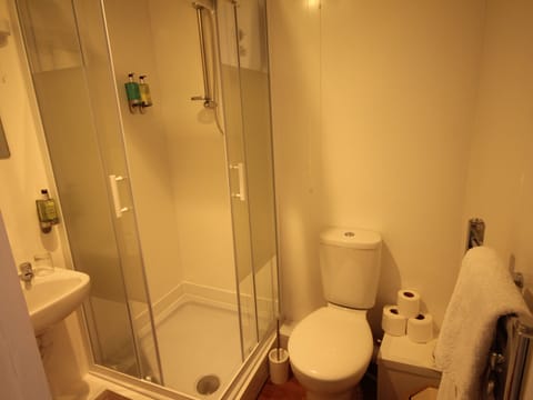 Single Room, Ensuite (Room 2) | Bathroom