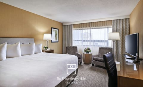 Deluxe Room (King) | Premium bedding, down comforters, pillowtop beds, in-room safe