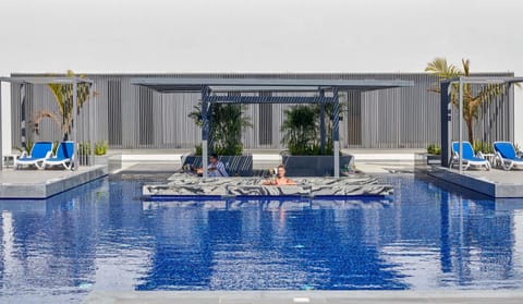 2 outdoor pools, sun loungers