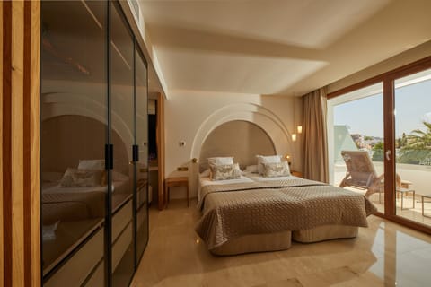Suite Son Caliu Partial Sea View | Premium bedding, down comforters, minibar, individually decorated