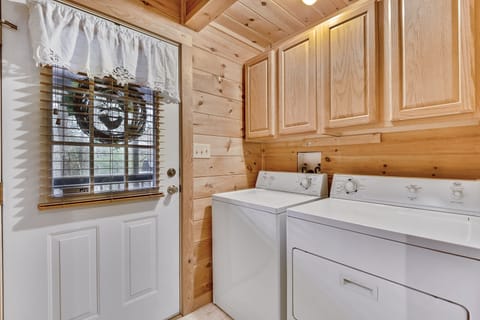 Cabin, 1 Bedroom | Laundry