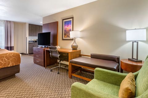Suite | Premium bedding, pillowtop beds, in-room safe, desk