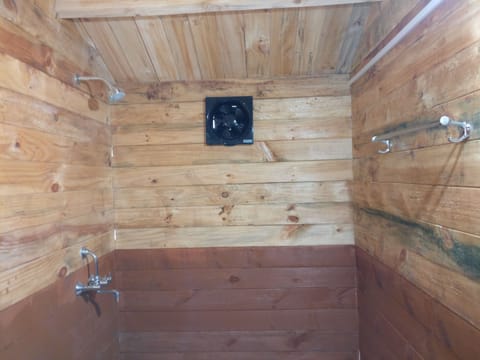 Economy Cottage, Non Smoking | Bathroom shower