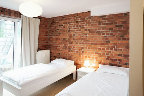 Standard Twin Room | Desk, free WiFi, bed sheets