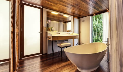 Luxury Villa | Bathroom | Separate tub and shower, deep soaking tub, rainfall showerhead