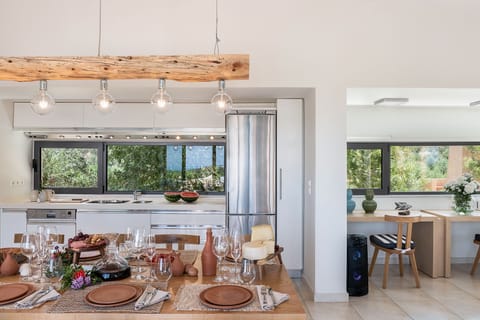 fully equiped kitchen