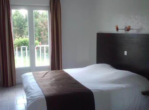 Individually decorated, individually furnished, desk, soundproofing