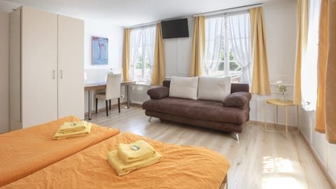 Desk, cribs/infant beds, free WiFi, bed sheets