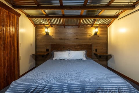 Basement 5th Bedroom with king size bed