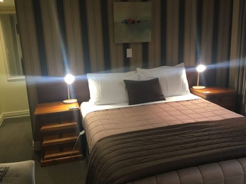 Studio, 1 Queen Bed (Unit 11 - Queen Studio) | Premium bedding, free WiFi, bed sheets